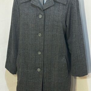 Vintage Gray Tweed Trench Coat with Wide Lapel Collar and Textured Fabric